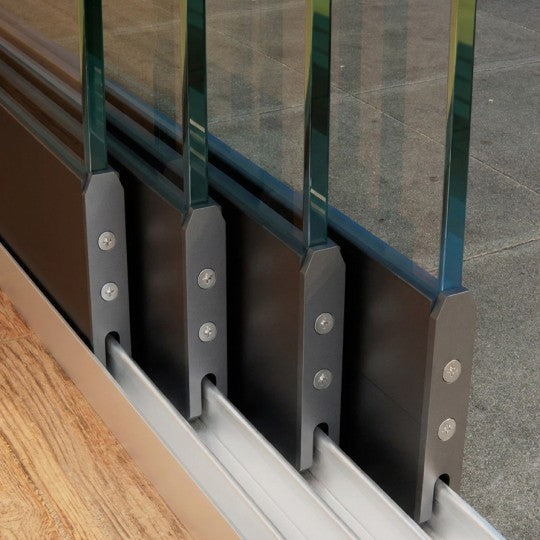 Detailbild_4_Schiebetueren_System_Klarglas